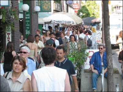 The fruit stands and the ice cream trucks had long line-ups.